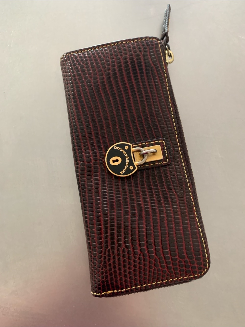 Dooney & Bourke Lizard Embossed Leather Wallet - Like New Condition -
